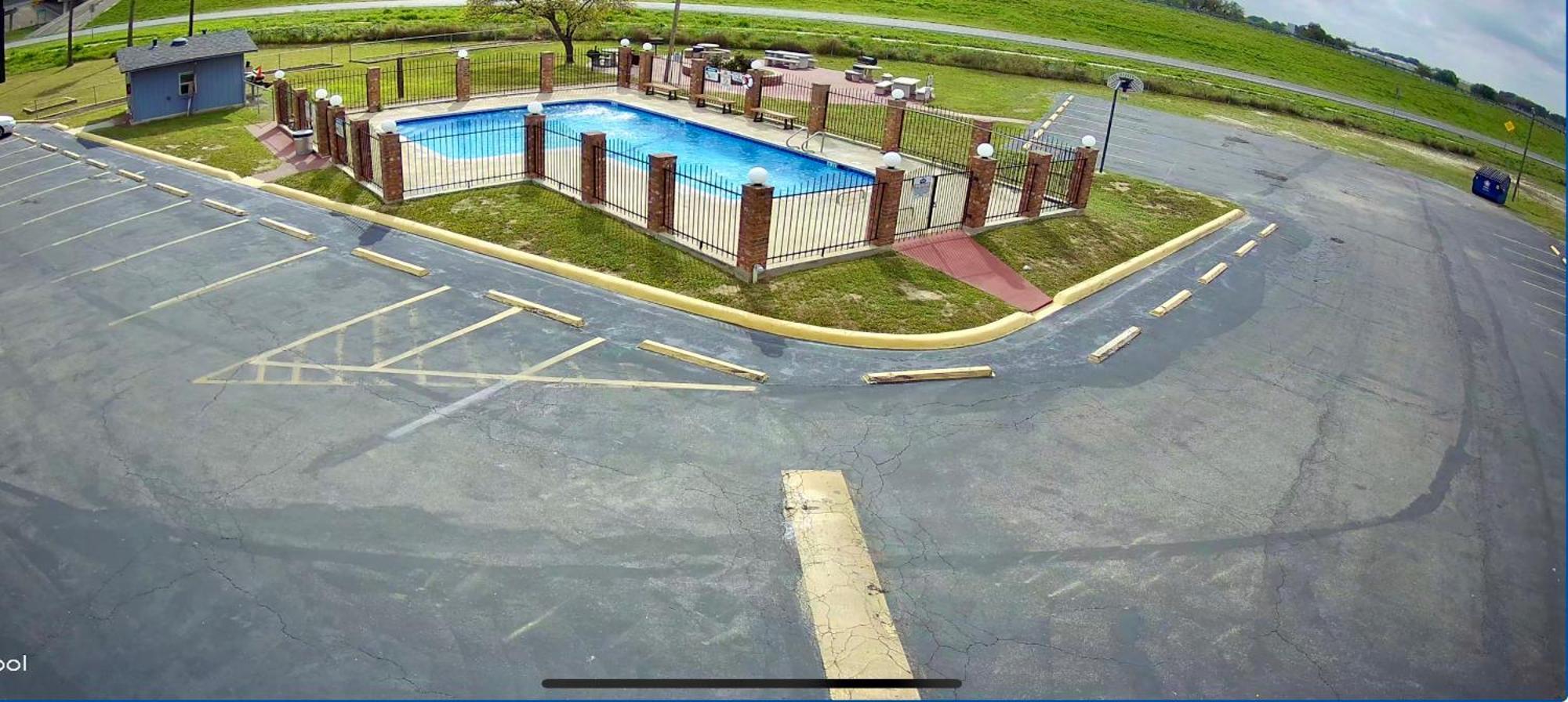 The Country Corner Inn Devine المظهر الخارجي الصورة